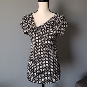 41 Hawthorn Stylish Black and White Women's Top